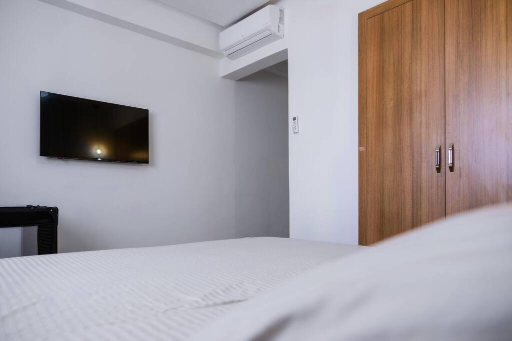 Tres Elegant Avec Piscine Appartement