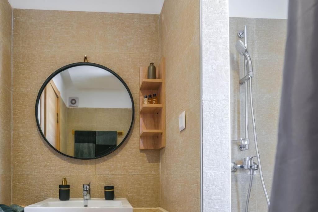 Tres Elegant Avec Piscine Appartement *