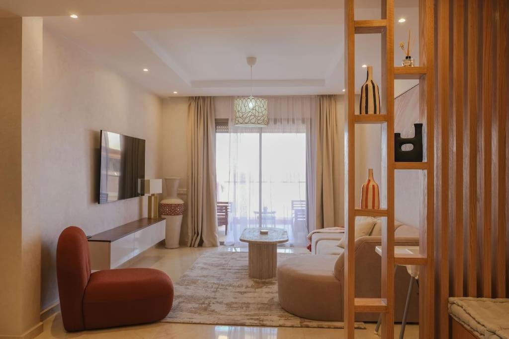 Tres Elegant Avec Piscine Appartement